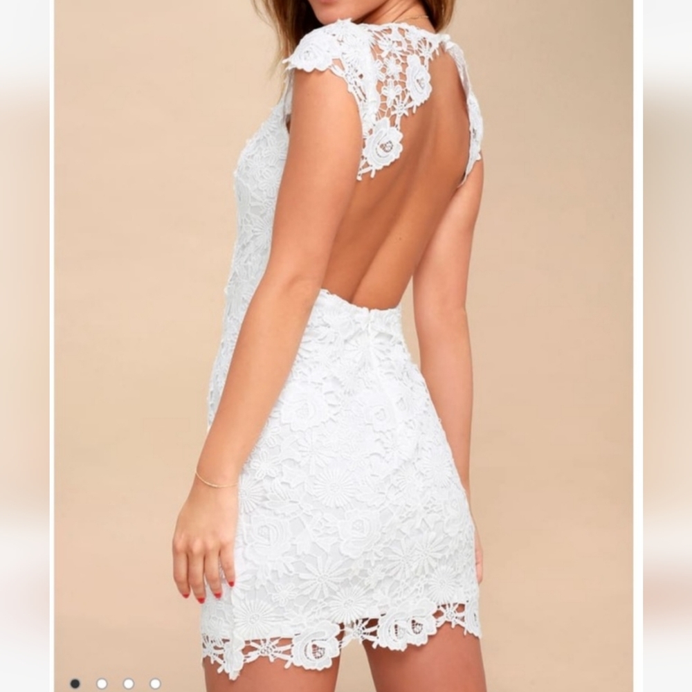 Lulu's Open Back Floral Lace Wedding/Cocktail Cap Sleeve Dress